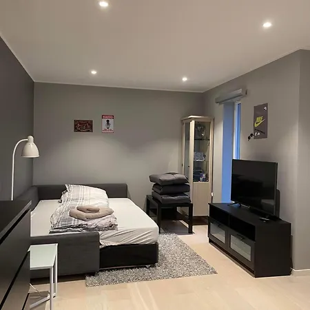 Sentral Og Moderne Lejlighed